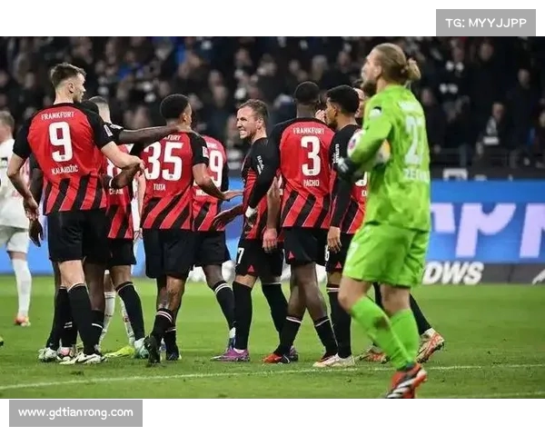 法兰克福官方宣布签下德国国脚前锋伯卡特 转会费高达2300万欧元